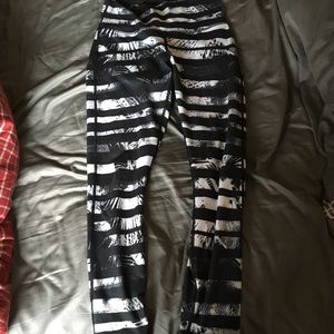 Lululemon leggings size 6